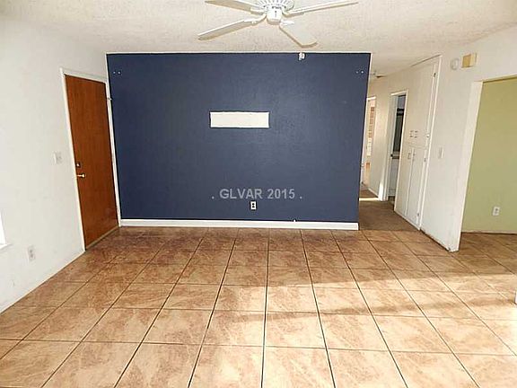 3rd image of 3614 Lone Oak St