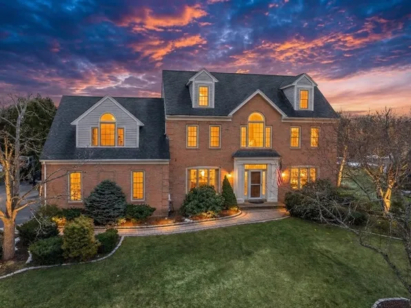 4 Gale Meadow Way, Westborough, MA 01581
