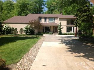 3968 W Meadow Ln, Beachwood, OH 44122