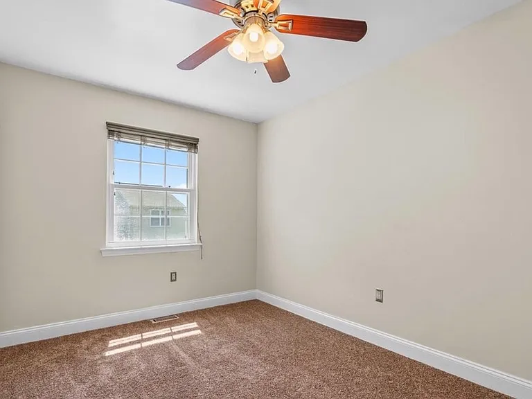 64 Hampton Gate Dr — Photo 12