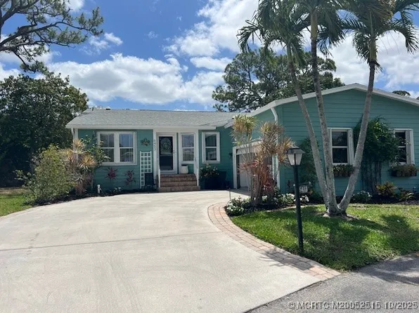 6453 S Ficus Ln, Lake Worth, FL 33462