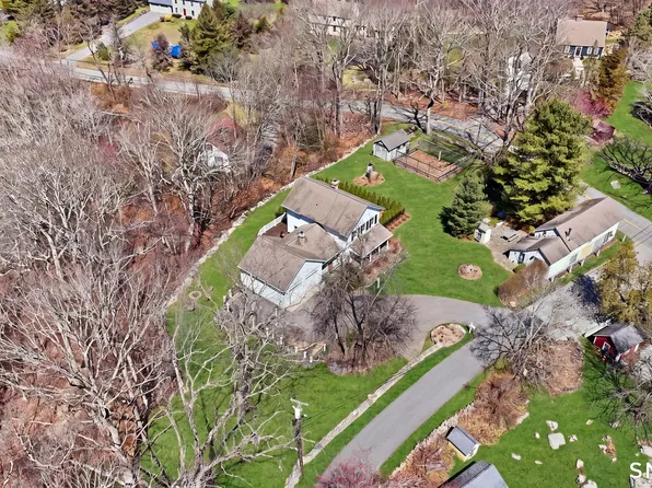 1 Hathaway Road, East Lyme, CT 06333