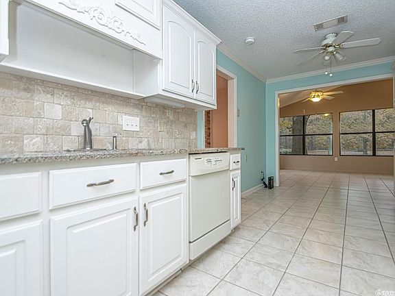3rd image of 2414 Meadow Pond Trl