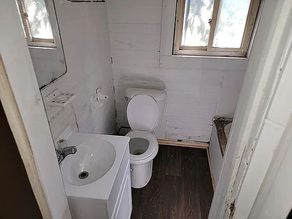 4th image of 3 Goins Aly