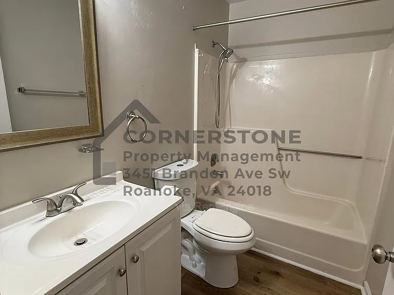 106 Lee Ave NE #6 — Photo 10