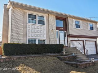 1425 Stone Harbor Ct, Hoffman Estates, IL 60192