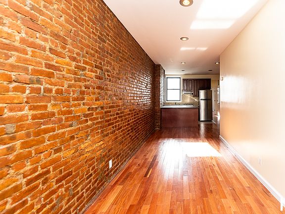 4th image of 270 Irving Ave #2R