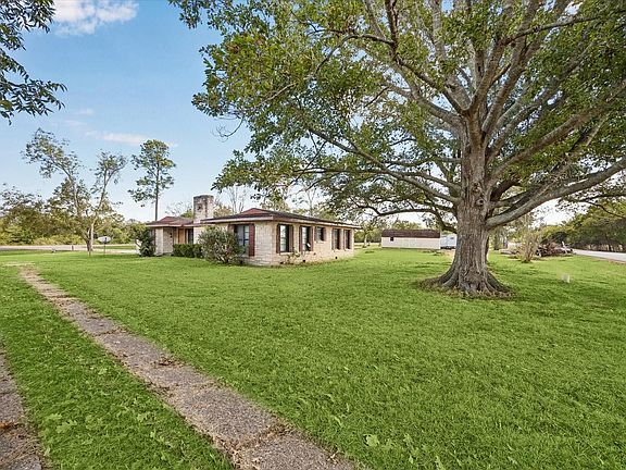4th image of 1513 County Road 210 St