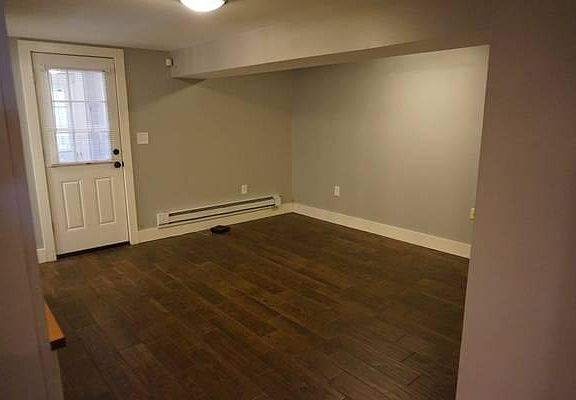 2nd image of 824 Ashland Ave