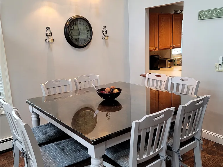 105 Village Way — Photo 3