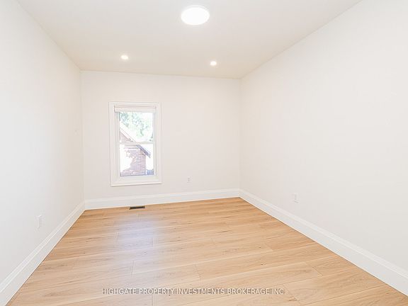 5th image of 111 Napier St #1
