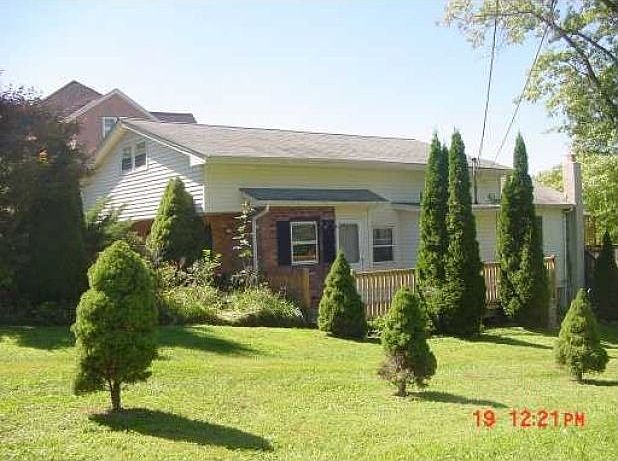 1st image of 65 Lakeside Dr