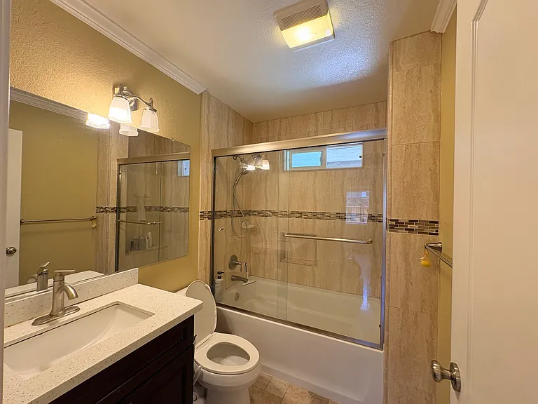 1695 Merrill Dr — Photo 4