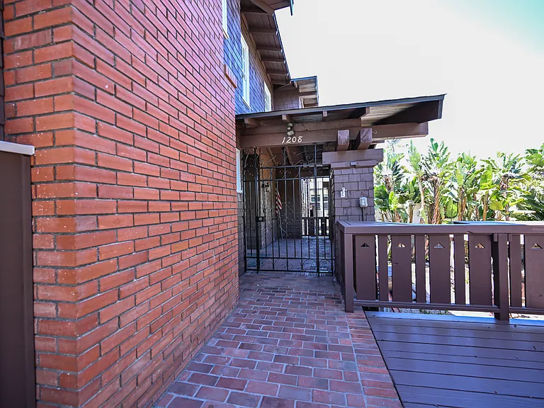 1208 24th St — Photo 62