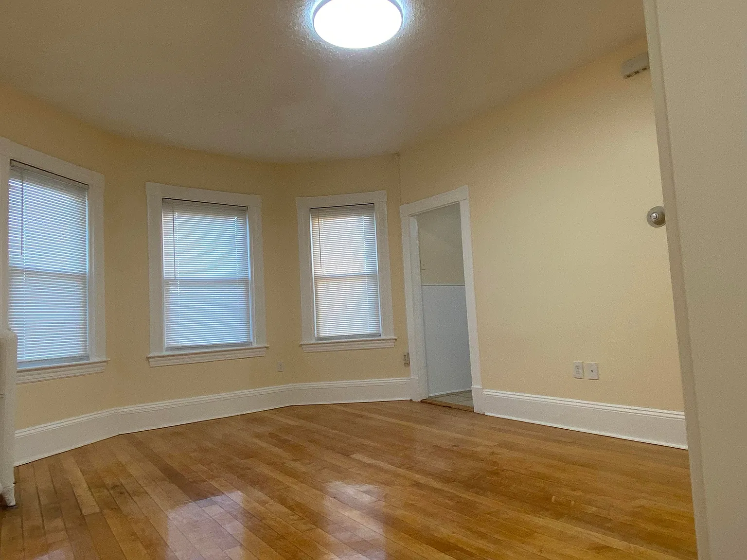 85 French Ave — Photo 1