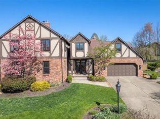 1811 S Villa Dr, Gibsonia, PA 15044