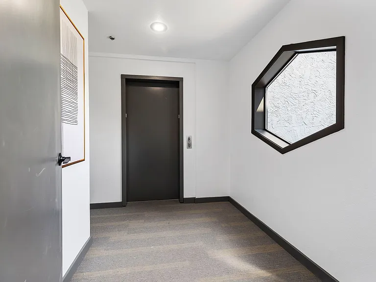 Arie Apartments — Photo 7