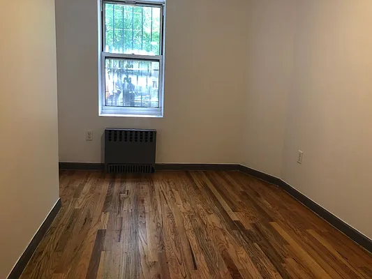 Rented by Premier Metro Realty Corp | media 43