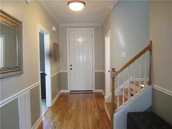 3rd image of 5983 Armadale Dr