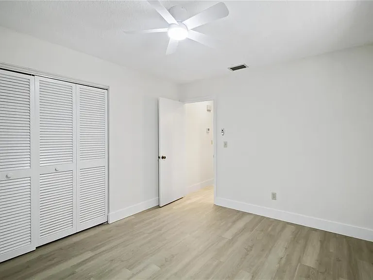 1028 Lillian St — Photo 11