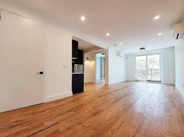 1516 Fulton Street image 1 of 10