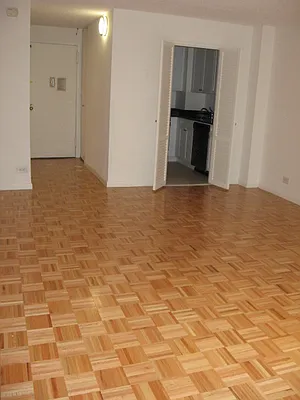 Rented by Realty Operations Group | media 4