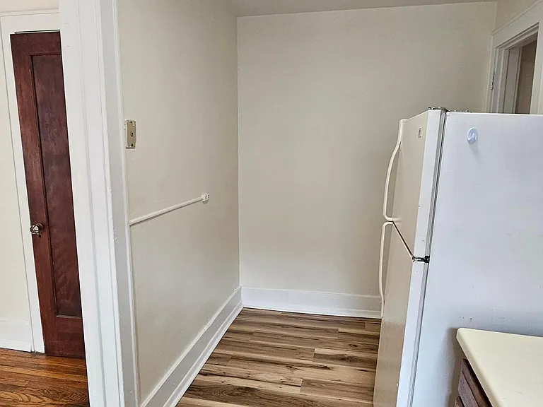 275 Park Ave #20 — Photo 9