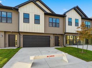 1362 Meadow Rose Pl, Waukee, IA 50263