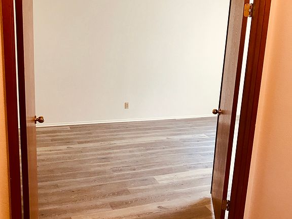 2nd image of 1349 Johnson Dr