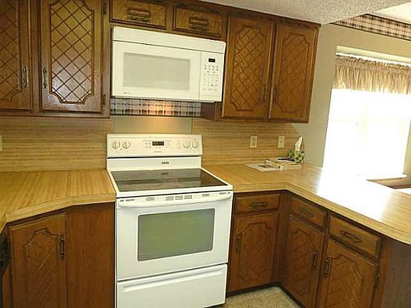 2nd image of 7504 Wegner Way