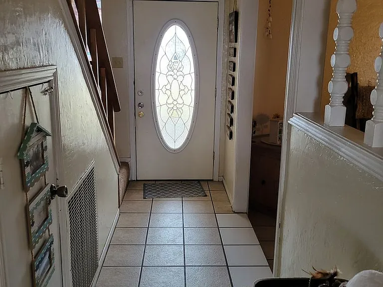 703 Skyline Dr — Photo 4
