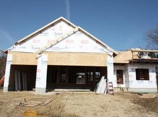 1525 Athens Ct, Cedar Falls, IA 50613