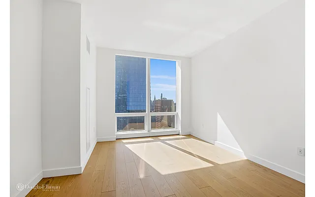 Rented by Douglas Elliman | media 16