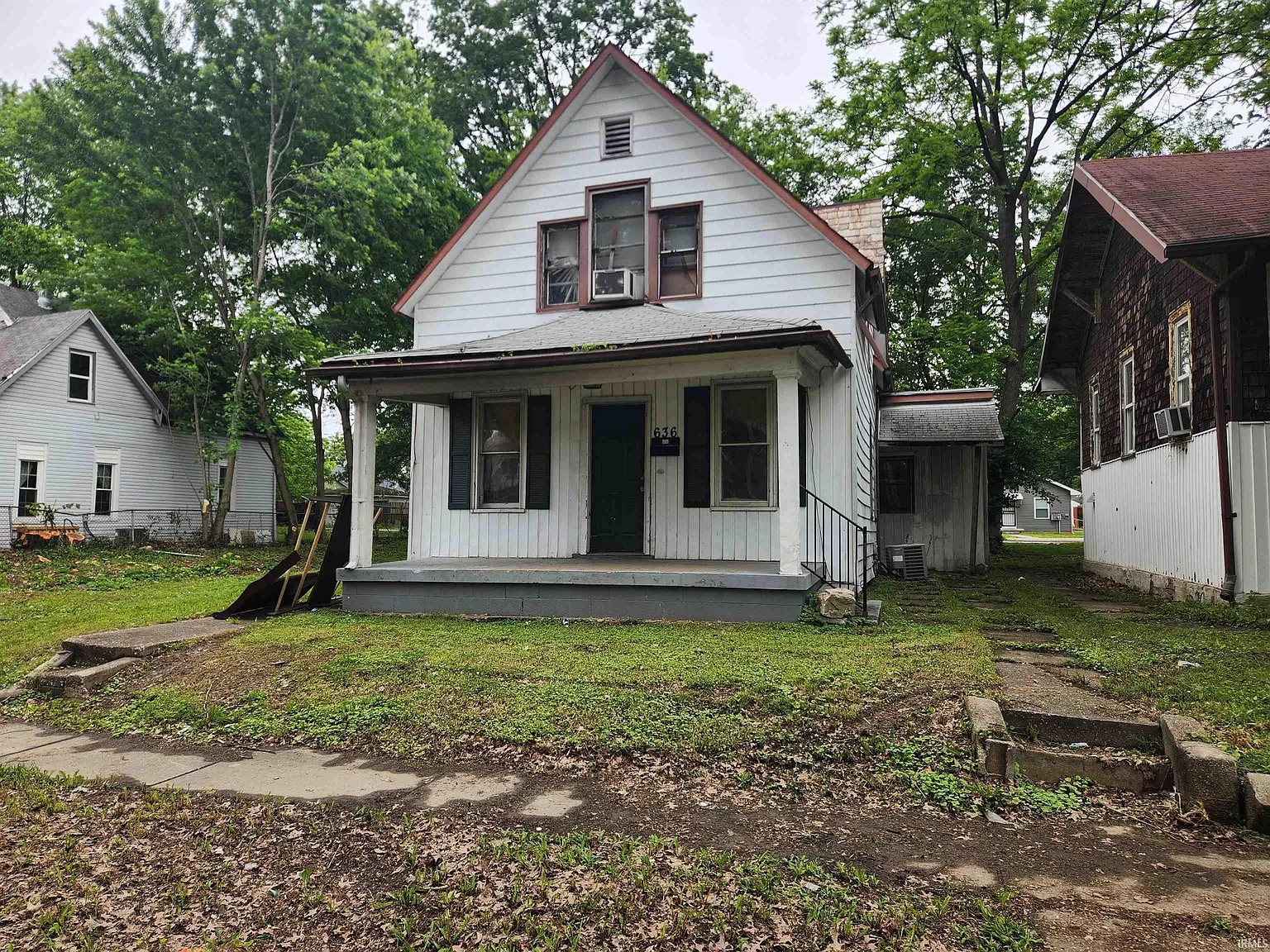 636 Jackson Ave photo 1