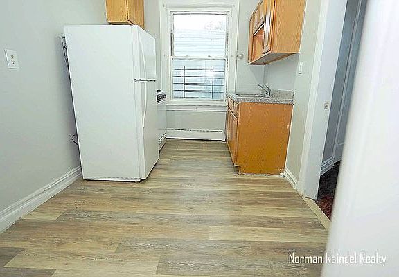 2nd image of 170 Soundview Ave APT 2R