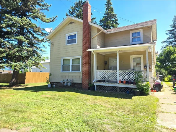 38 N Hartland St, Middleport, NY 14105