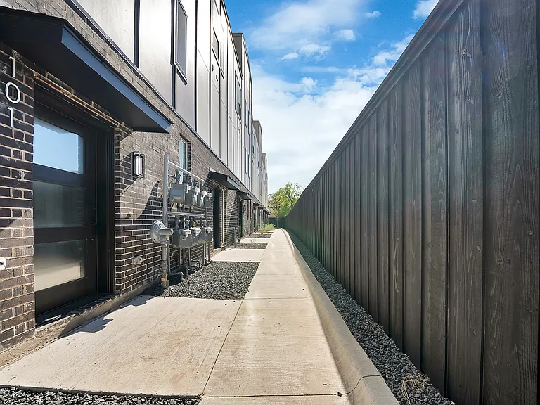 7207 Mohawk Dr #108 — Photo 3