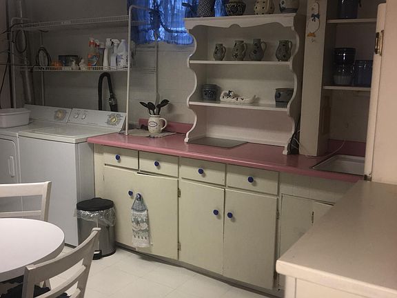 kitchen/laundry