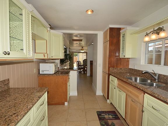5th image of 17027 S Berendo Ave