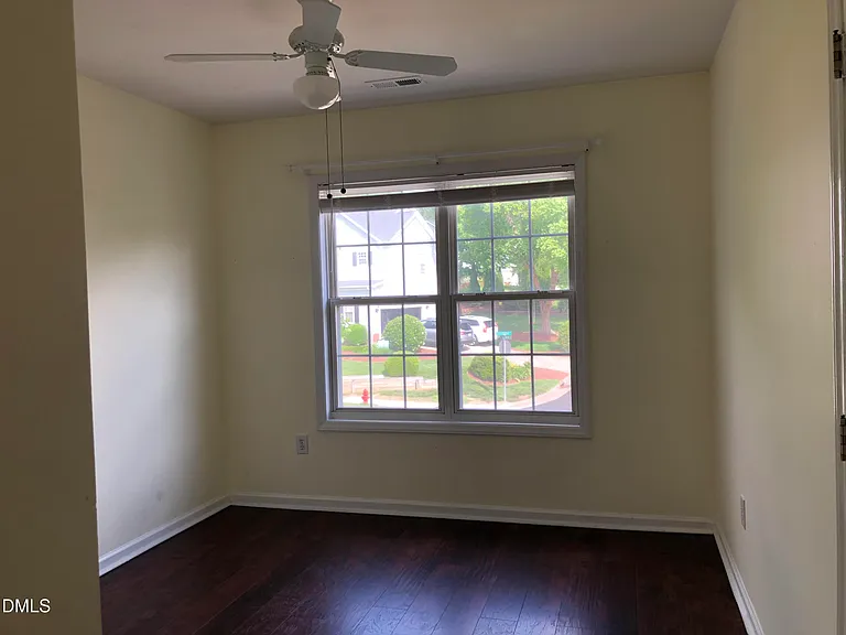 814 Bristol Blue St — Photo 22
