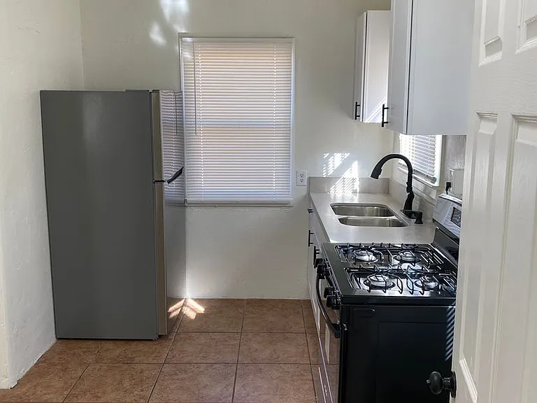 10 W Rillito St — Photo 17