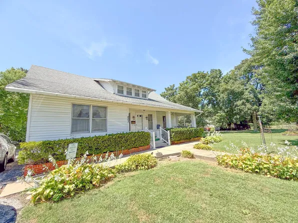 403 S Wall St, Griggsville, IL 62340