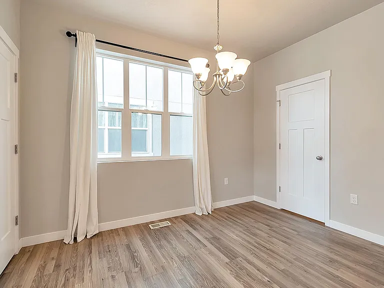 1103 W Emerald Pools Ln — Photo 7