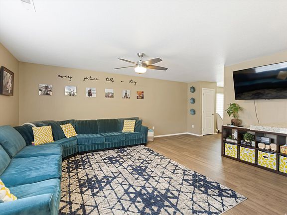 5th image of 2139 E Summit Way N