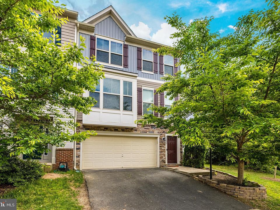 2nd image of 42717 Ogilvie Sq