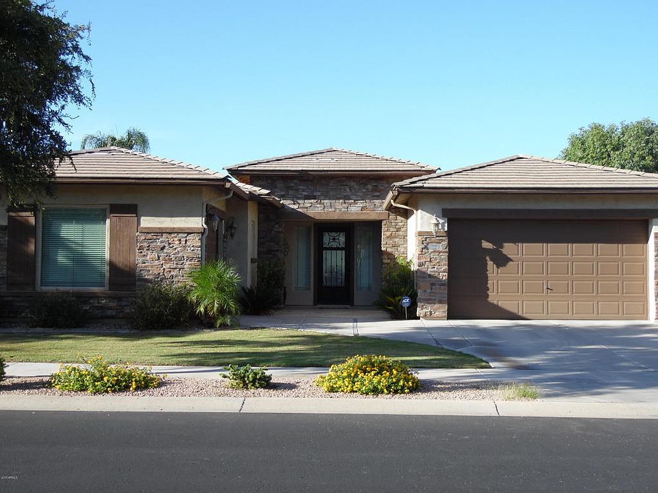 1st image of 644 E Bellerive Pl