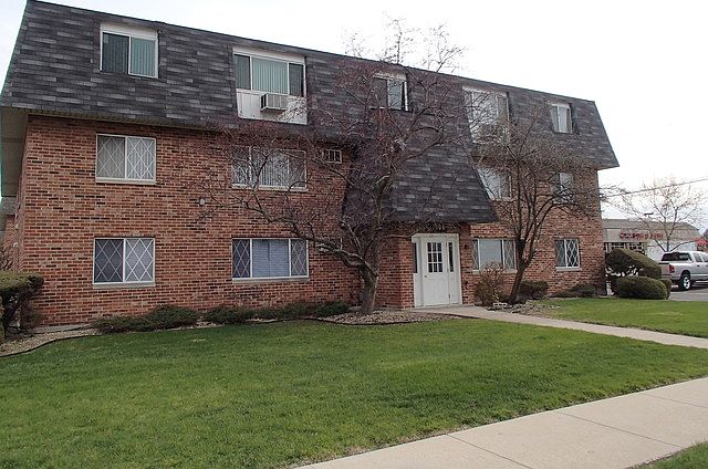 1st image of 17100 71st Ave APT 10