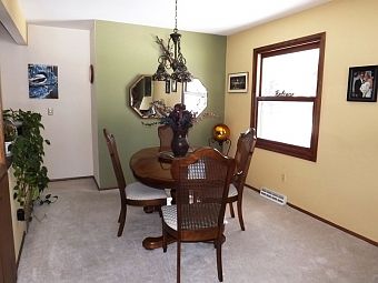 4th image of 1421 Crestwood Dr