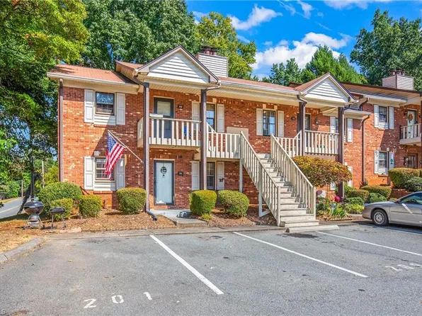 211 Olde Vineyard Ct, Winston Salem, NC 27104