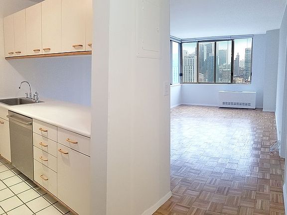 3rd image of 350 W 50th St APT 25C